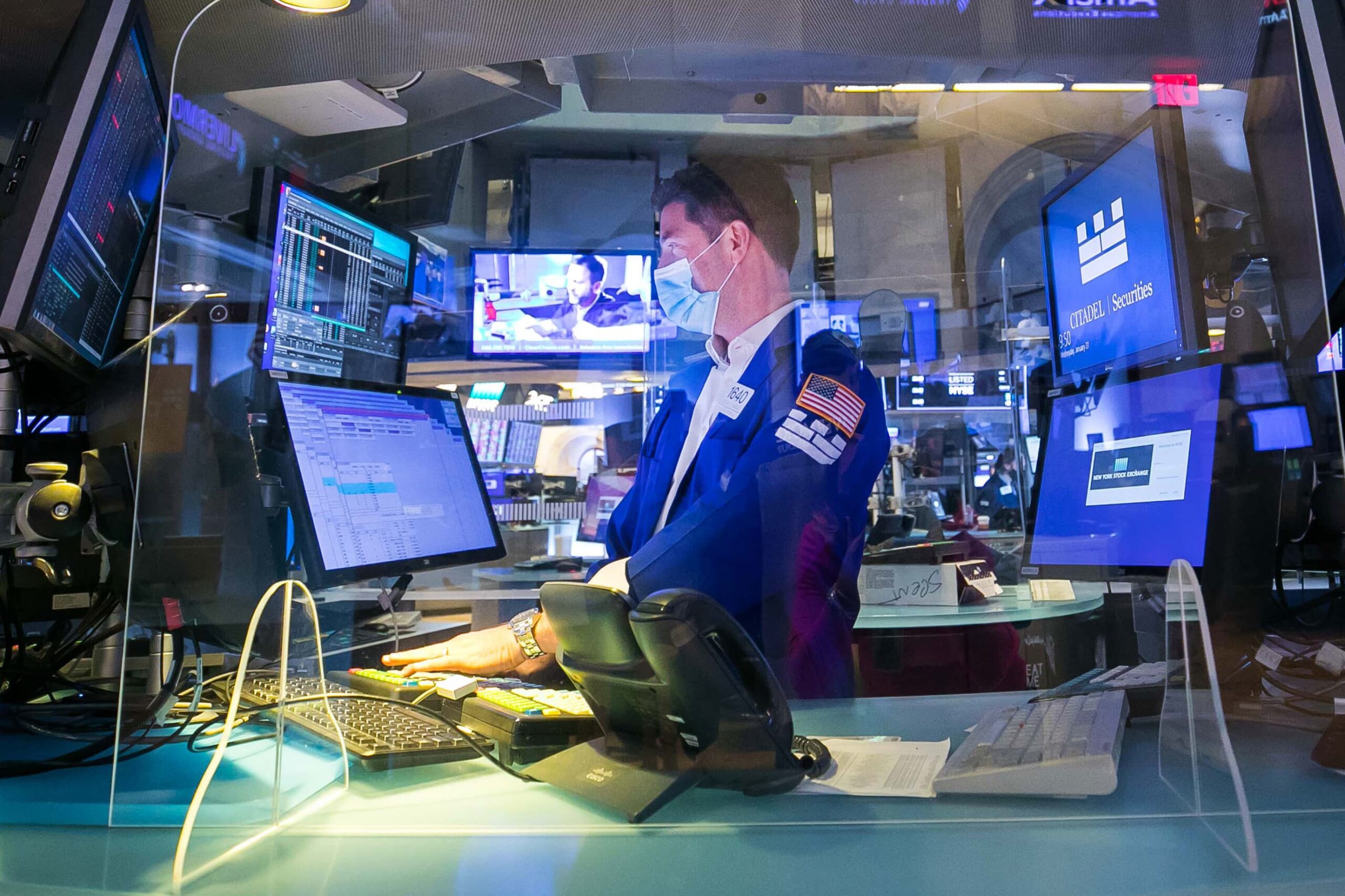 Stock futures dip as Wall Street set to enter last week of 2020